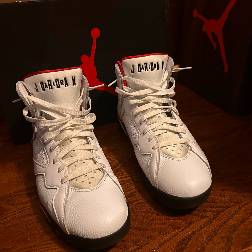 Retro 7 Cardinal - Picture 2 of 7